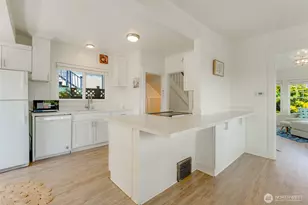 2407 E Ward St, Seattle, WA 98112 - Photo 11