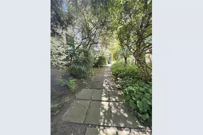 633 33rd Avenue E, Seattle, WA 98112 - Photo 3