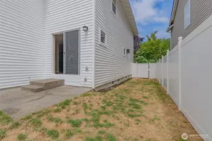 2237 Tolmie St, DuPont, WA 98327 - Photo 33