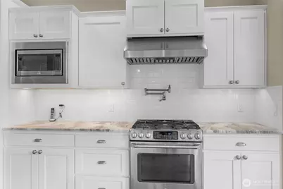 10828 Bay Meadows Lane, Burlington, WA 98233 - Photo 9