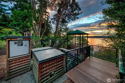 2425 Evergreen Point Road, Medina, WA 98039 - Photo 29