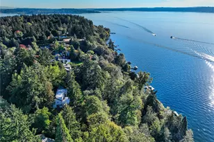 2425 Evergreen Point Rd, Medina, WA 98039 - Photo 37