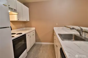 17431 Ambaum Blvd S, Seattle, WA 98148 - Photo 9