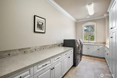 9820 NE 16th Street, Bellevue, WA 98004 - Photo 15