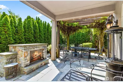 9820 NE 16th Street, Bellevue, WA 98004 - Photo 33