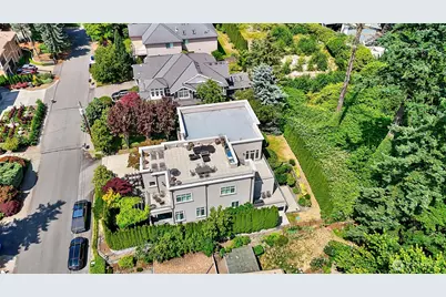 9820 NE 16th Street, Bellevue, WA 98004 - Photo 35