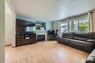 9806 6th Pl SE, Lake Stevens, WA 98258 - Photo 3