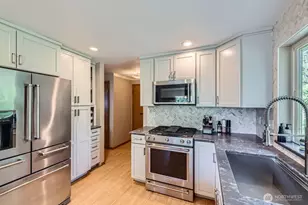 9806 6th Pl SE, Lake Stevens, WA 98258 - Photo 9