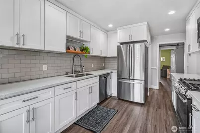 1048 S Director Street, Seattle, WA 98108 - Photo 7