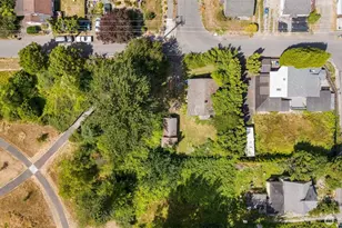 565 S Director, Seattle, WA 98108 - Photo 11