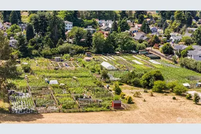 565 S Director, Seattle, WA 98108 - Photo 23