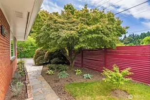 7923 220th St SW, Edmonds, WA 98026 - Photo 3