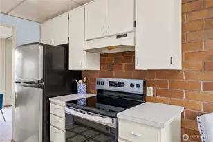 10637 Glen Acres Dr S, Seattle, WA 98168 - Photo 9