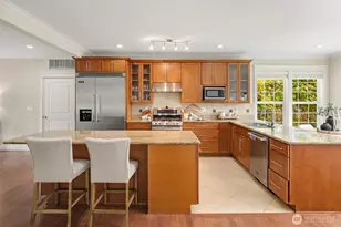 201 240th St SW, Bothell, WA 98021 - Photo 9