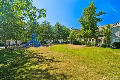 22727 NE 4th Place #117, Sammamish, WA 98074 - Photo 27