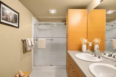 1420 E Pine Street #E203, Seattle, WA 98122 - Photo 19