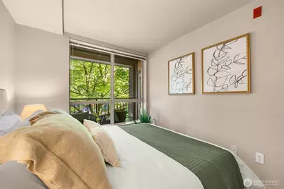 1420 E Pine Street #E203, Seattle, WA 98122 - Photo 17