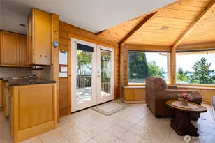 10 Edgewater Dr, Camano Island, WA 98282 - Photo 21