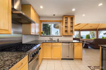 10 Edgewater Drive, Camano Island, WA 98282 - Photo 33