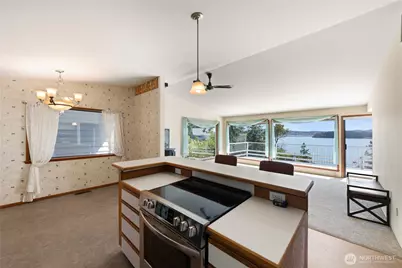 7541 Holiday Boulevard, Anacortes, WA 98221 - Photo 11