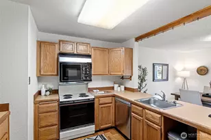 12840 SE 40th Ct, Bellevue, WA 98006 - Photo 11