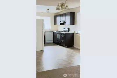 414 E 31st Street, Bremerton, WA 98310 - Photo 3