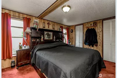 27716 Entwhistle Road E, Buckley, WA 98321 - Photo 21