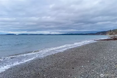 42 E Sycamore Drive, Coupeville, WA 98239 - Photo 3