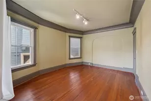 704 Warren Ave N, Seattle, WA 98109 - Photo 11