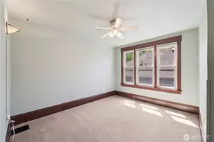 704 Warren Ave N, Seattle, WA 98109 - Photo 15