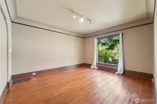 704 Warren Ave N, Seattle, WA 98109 - Photo 5