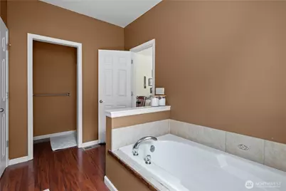 2140 SW Vista Park Drive, Oak Harbor, WA 98277 - Photo 17