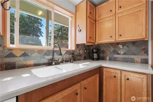 2120 Seaview Street W, University Place, WA 98466 - Photo 9