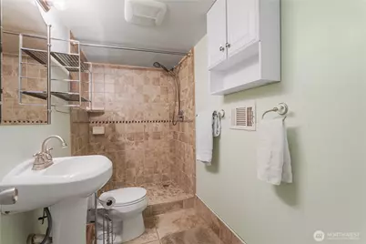 2120 Seaview Street W, University Place, WA 98466 - Photo 23