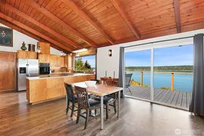 10806 W Morris Boulevard, Steilacoom, WA 98388 - Photo 7