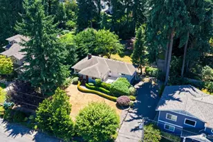 10425 SE 22nd St, Bellevue, WA 98004 - Photo 35