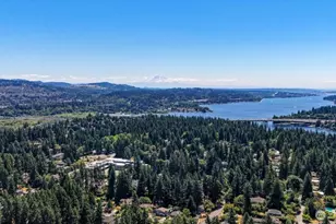 10425 SE 22nd St, Bellevue, WA 98004 - Photo 37