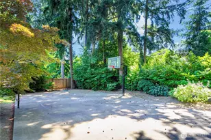 10425 SE 22nd St, Bellevue, WA 98004 - Photo 33