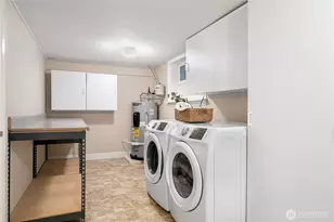 10425 SE 22nd St, Bellevue, WA 98004 - Photo 27