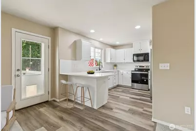 323 Helen Street, Sedro Woolley, WA 98284 - Photo 13