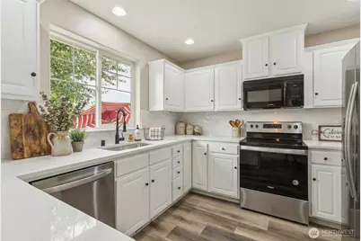 323 Helen Street, Sedro Woolley, WA 98284 - Photo 15