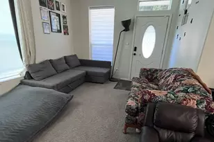 1720 Maple Ln, Kent, WA 98031 - Photo 3