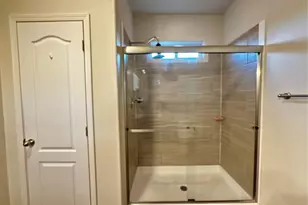 1720 Maple Ln, Kent, WA 98031 - Photo 11