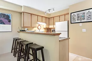 29 Etruria St, Seattle, WA 98109 - Photo 7