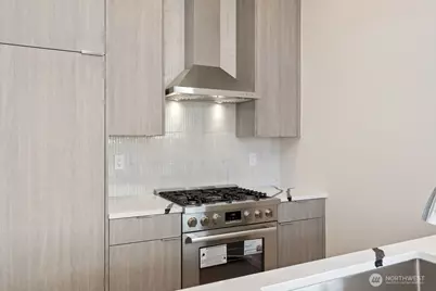 2921 Franklin Avenue E #B, Seattle, WA 98102 - Photo 9