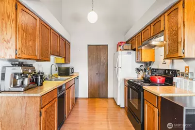 7310 N Skyview Lane #J-301, Tacoma, WA 98406 - Photo 11