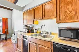 7310 N Skyview Ln, Tacoma, WA 98406 - Photo 13