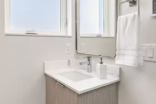 2925 Franklin Ave E, Seattle, WA 98102 - Photo 29