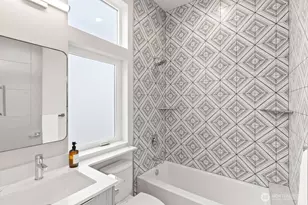 2925 Franklin Ave E, Seattle, WA 98102 - Photo 17