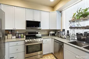 442 Tacoma Pl NE, Renton, WA 98056 - Photo 5